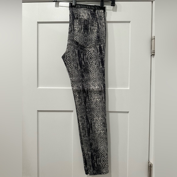 Zara Jeans Women’s Size 10 - Picture 3 of 5